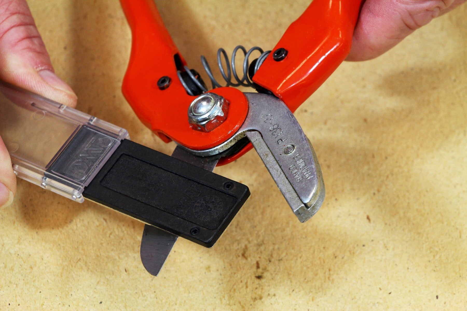 Dmt diamond sharpeners diamond mini sharp sharpener extra coarse the best knife sharpeners made in usa